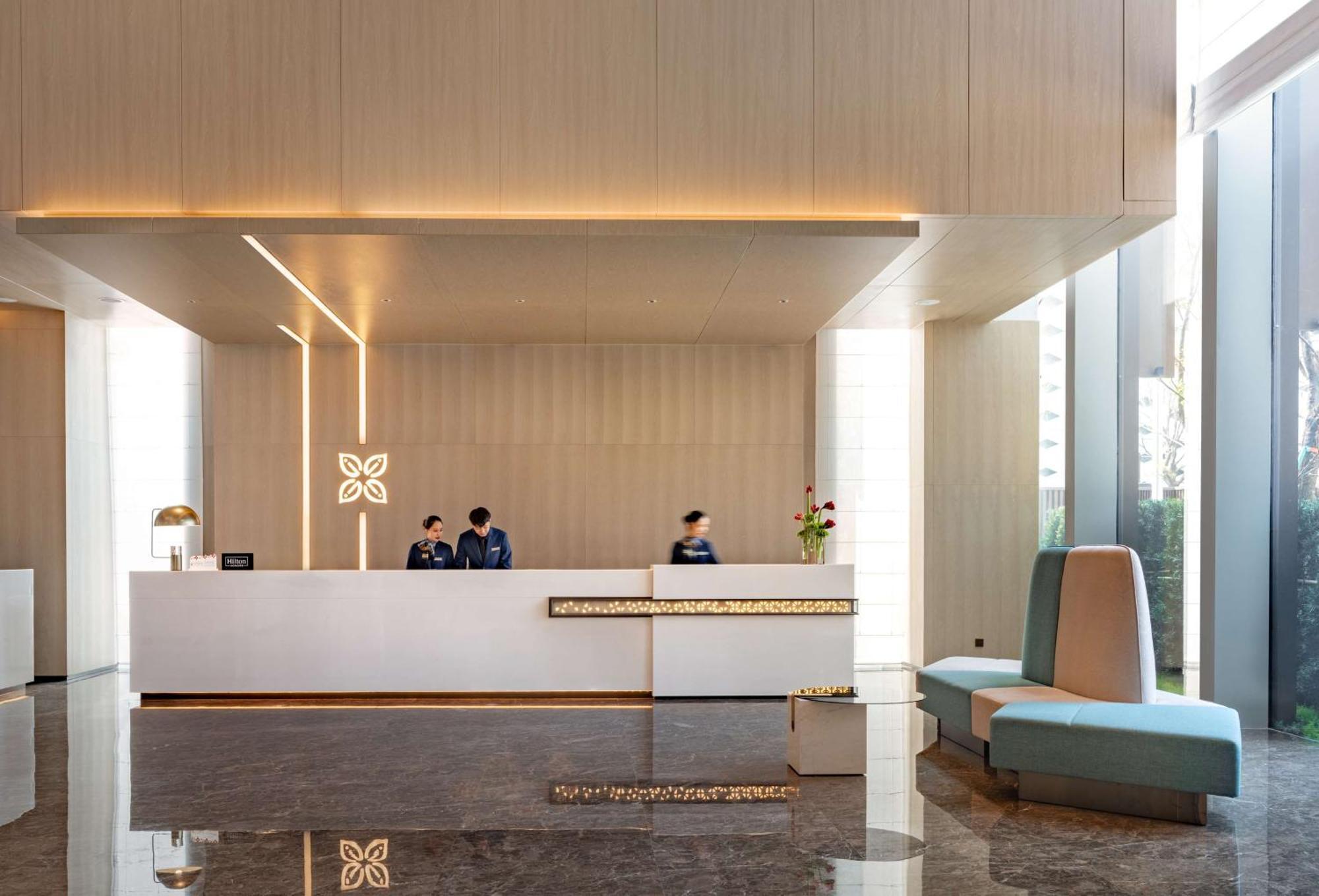 Hilton Garden Inn Shenzhen World Exhibition & Convention Center Esterno foto