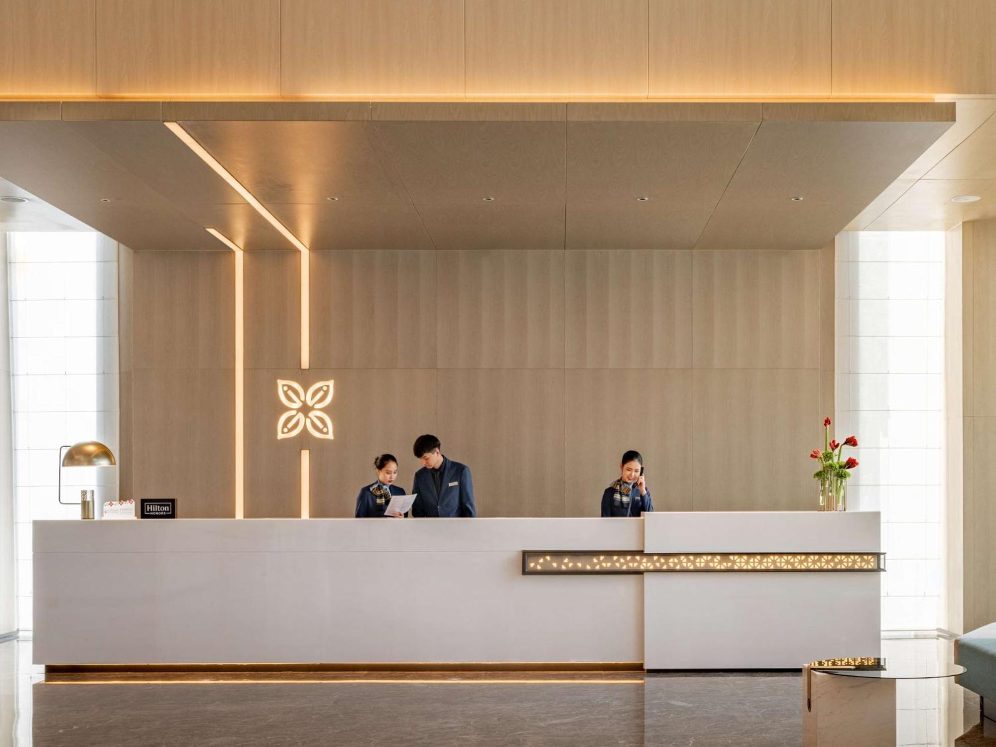 Hilton Garden Inn Shenzhen World Exhibition & Convention Center Esterno foto